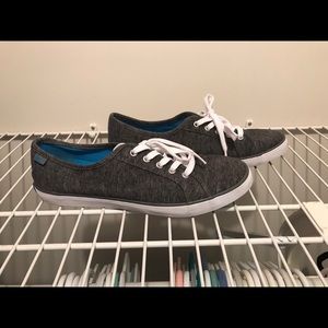 New WOT Sz 8 Dark Gray Keds